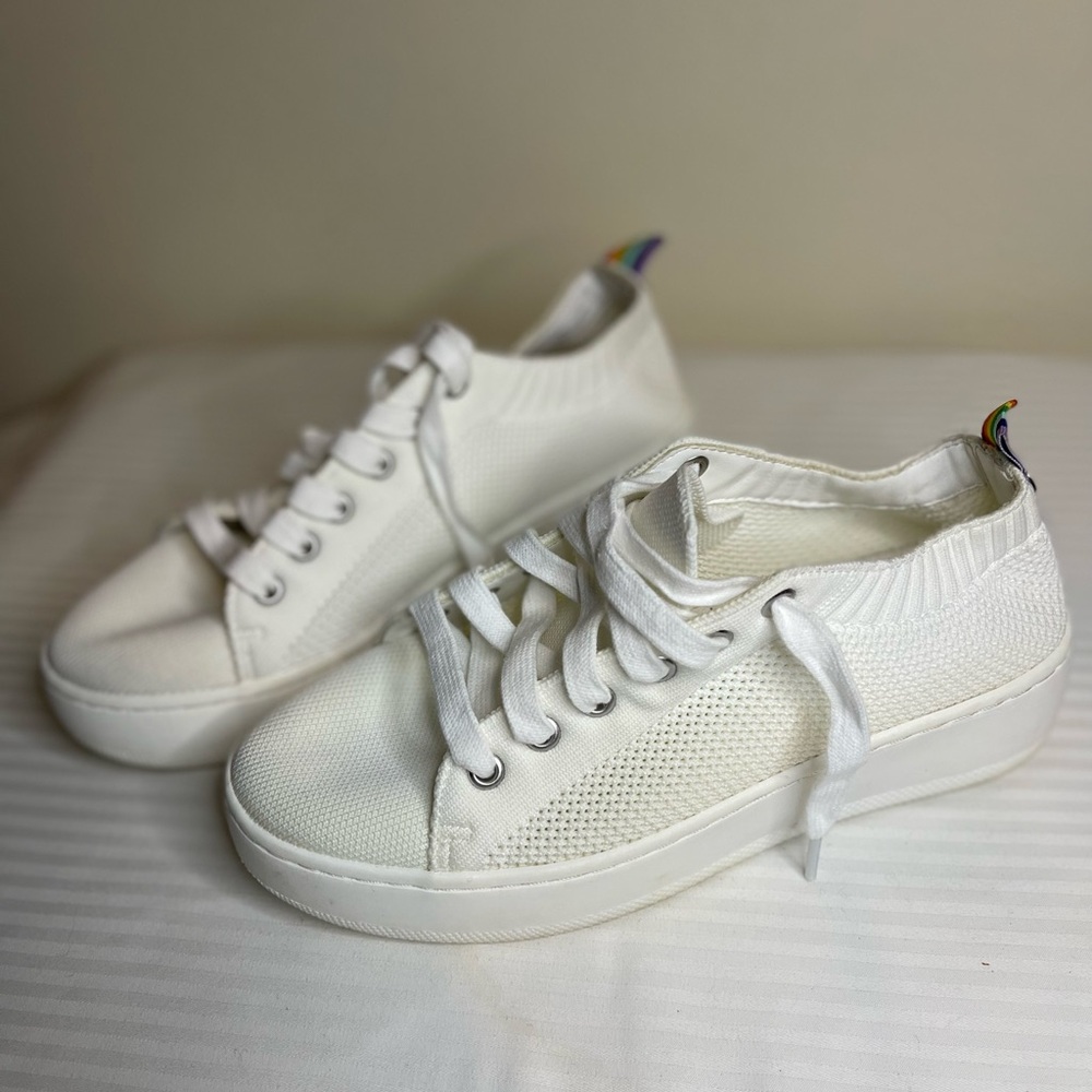 Steve Madden White Low-Top Sneakers with Lace-Up Design
